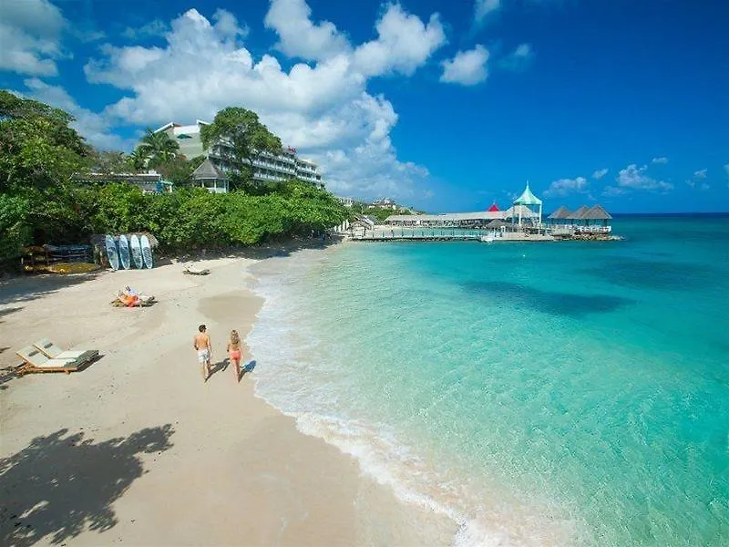 Hotel Sandals Grande Ocho Rios Beach &Villa Resort